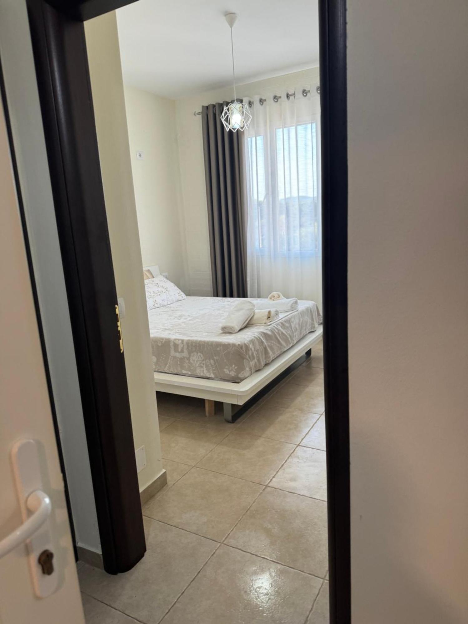Todhe - Gjiri I Lalezit 500 Meters From The Apartment Durres